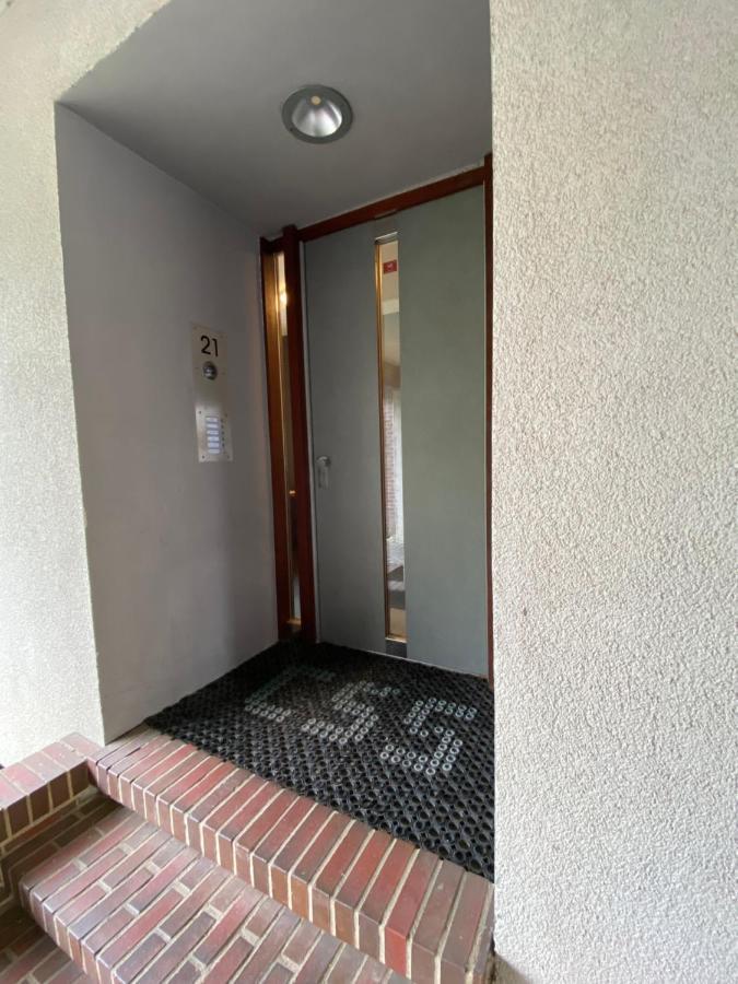 Schoene Grosse 4 Zimmer-Altbauwohnung Kiel Bagian luar foto