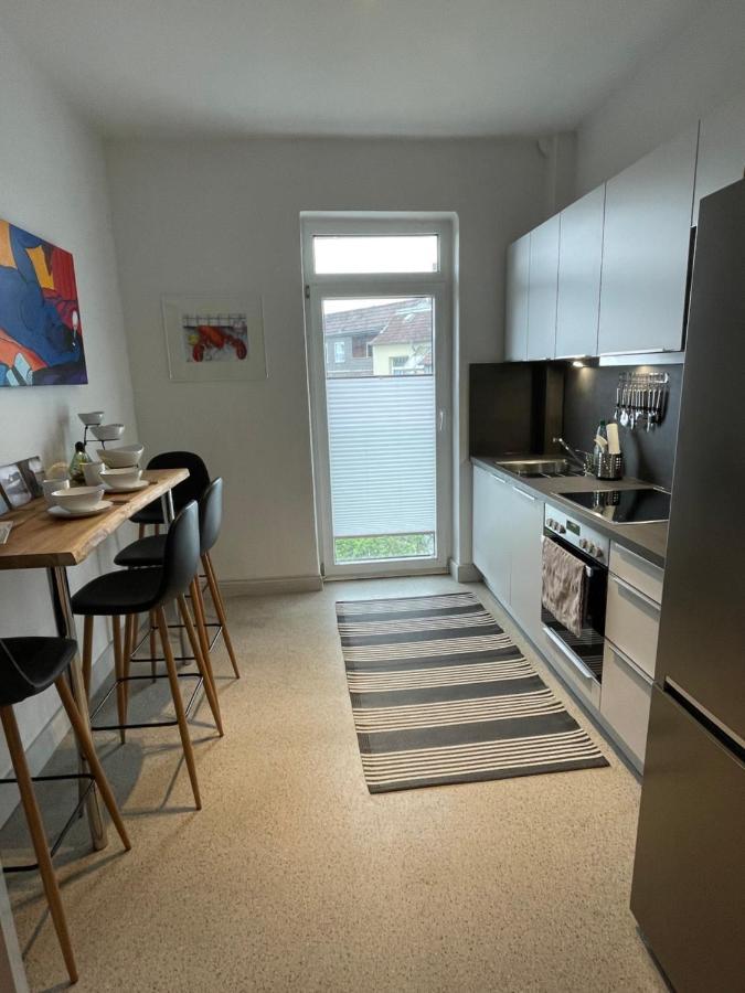 Schoene Grosse 4 Zimmer-Altbauwohnung Kiel Bagian luar foto