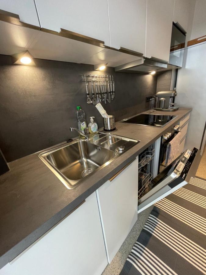 Schoene Grosse 4 Zimmer-Altbauwohnung Kiel Bagian luar foto