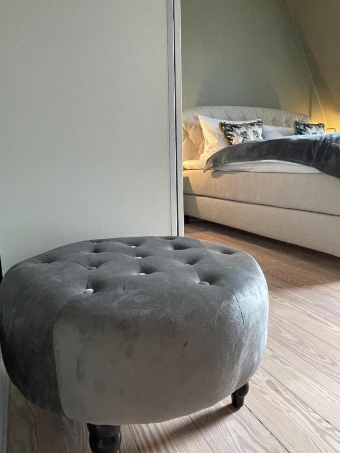 Schoene Grosse 4 Zimmer-Altbauwohnung Kiel Bagian luar foto