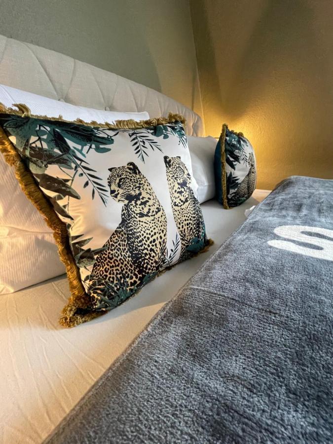Schoene Grosse 4 Zimmer-Altbauwohnung Kiel Bagian luar foto
