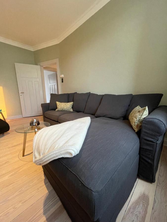 Schoene Grosse 4 Zimmer-Altbauwohnung Kiel Bagian luar foto